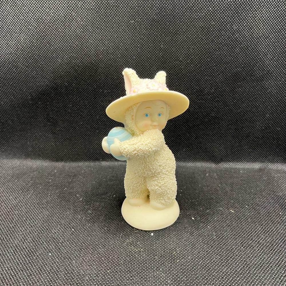 Dept 56 Snowbabies Bonnets and bows, small chip on hat, see pics